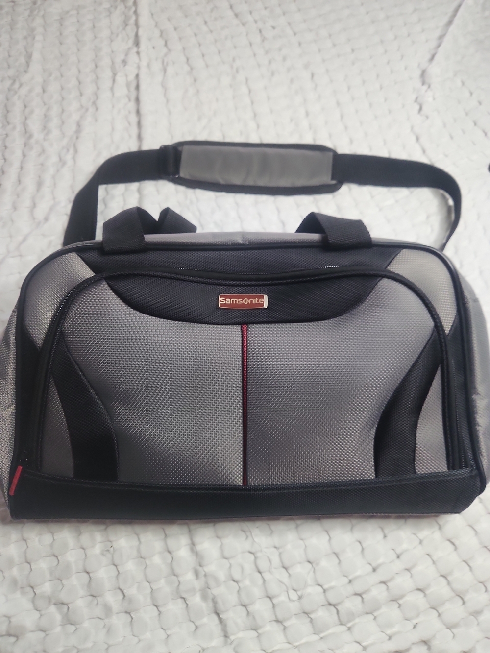 Samsonite Men's Gray and Black Travel 16" Bag